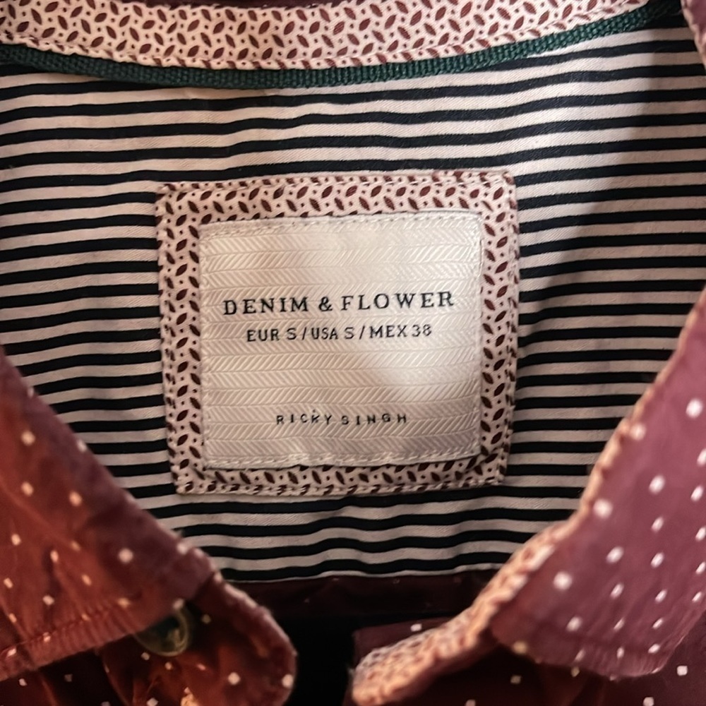 DENIM & FLOWER LONG SLEEVE BUTTON DOWN (S) - Picture 5 of 7